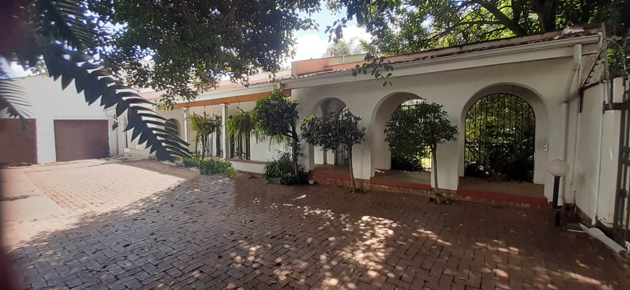 9 Bedroom Property for Sale in Baileys Muckleneuk Gauteng