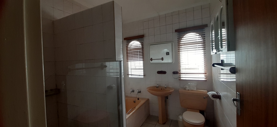 9 Bedroom Property for Sale in Baileys Muckleneuk Gauteng