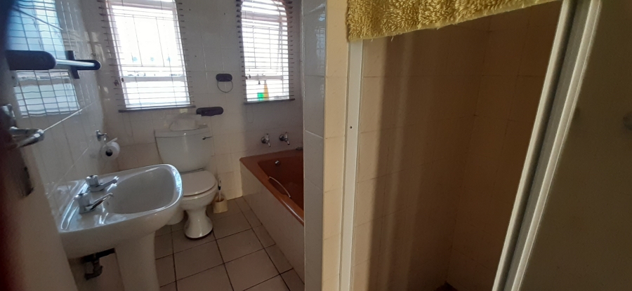 9 Bedroom Property for Sale in Baileys Muckleneuk Gauteng