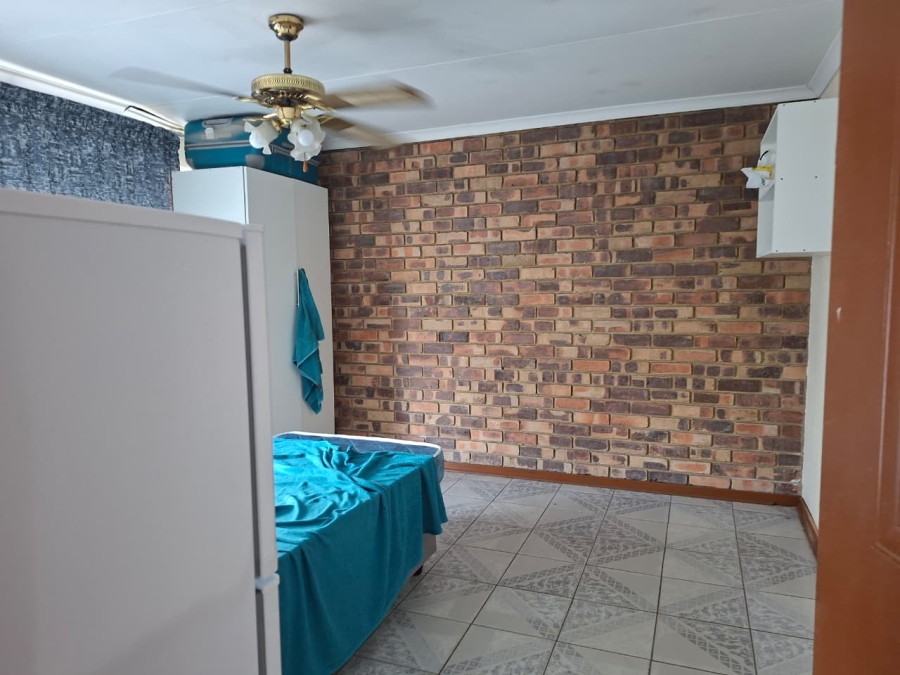 33 Bedroom Property for Sale in Bedworth Park Gauteng