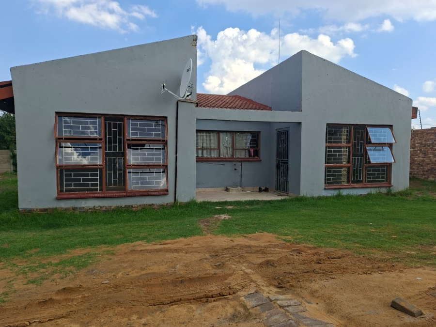 33 Bedroom Property for Sale in Bedworth Park Gauteng
