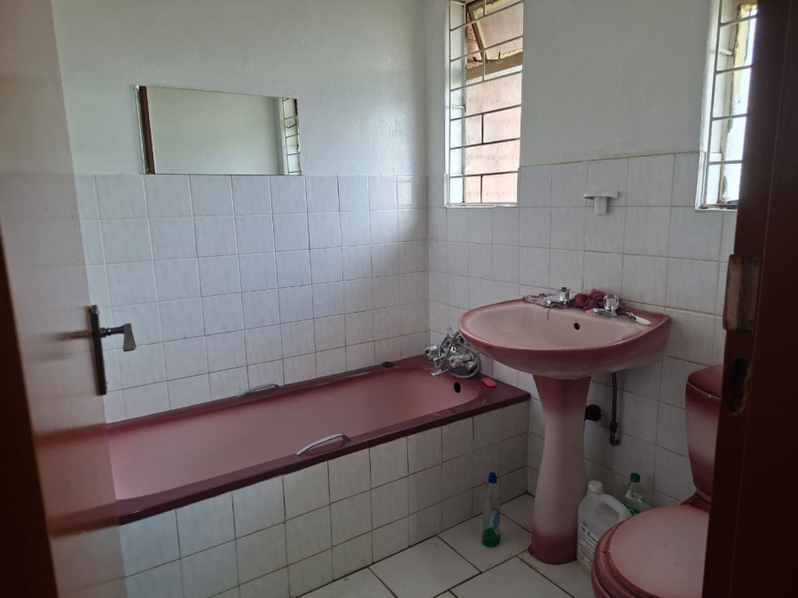 33 Bedroom Property for Sale in Bedworth Park Gauteng