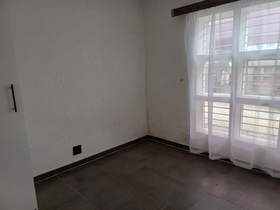 2 Bedroom Property for Sale in Mulbarton Gauteng