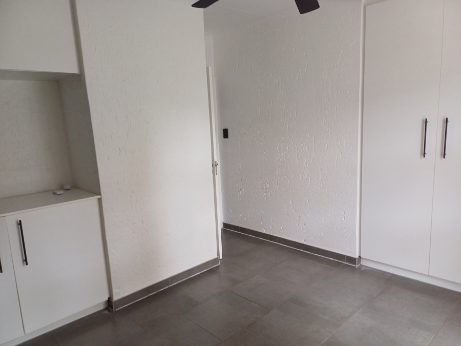 2 Bedroom Property for Sale in Mulbarton Gauteng
