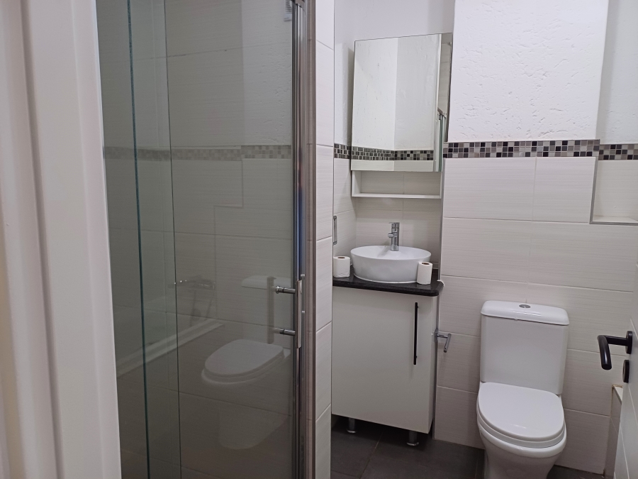 2 Bedroom Property for Sale in Mulbarton Gauteng