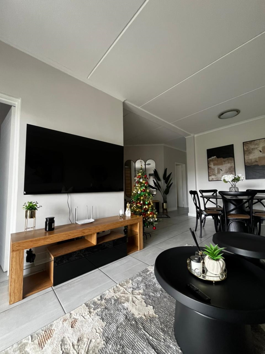 To Let 3 Bedroom Property for Rent in Waterfall Gauteng