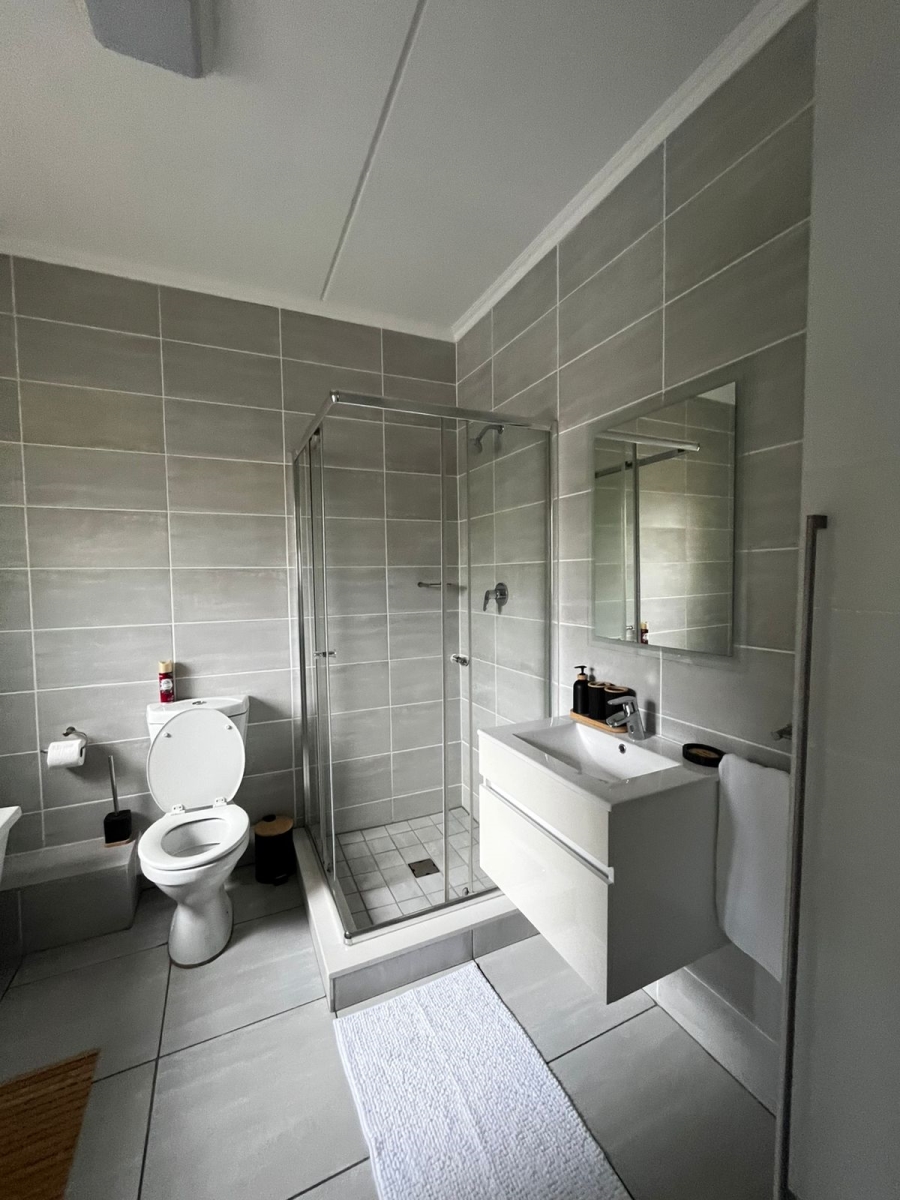 To Let 3 Bedroom Property for Rent in Waterfall Gauteng