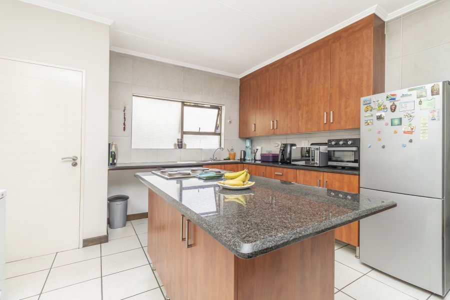 2 Bedroom Property for Sale in Sunninghill Gauteng