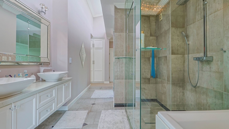 5 Bedroom Property for Sale in Midstream Hill Gauteng