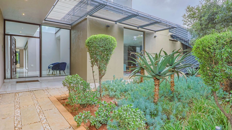 5 Bedroom Property for Sale in Midstream Hill Gauteng