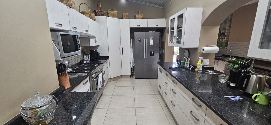 4 Bedroom Property for Sale in Alberante Gauteng