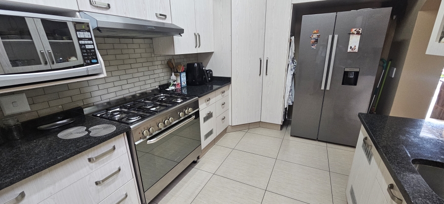 4 Bedroom Property for Sale in Alberante Gauteng