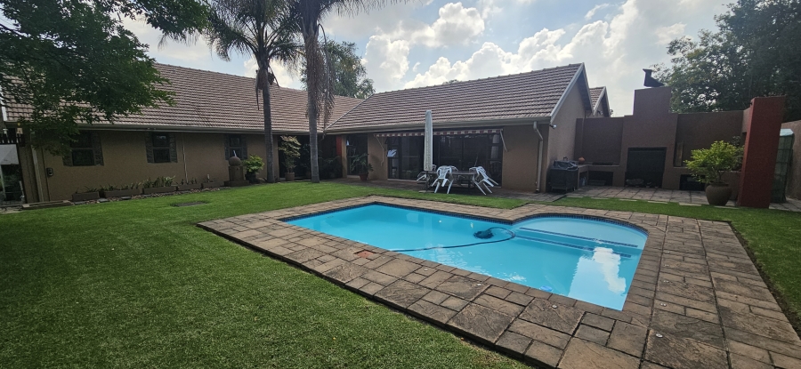 4 Bedroom Property for Sale in Alberante Gauteng