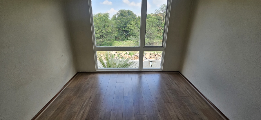 2 Bedroom Property for Sale in South Crest Gauteng