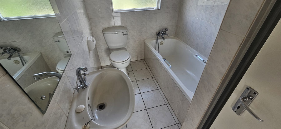 2 Bedroom Property for Sale in South Crest Gauteng