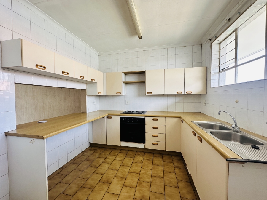 2 Bedroom Property for Sale in Verwoerdpark Gauteng