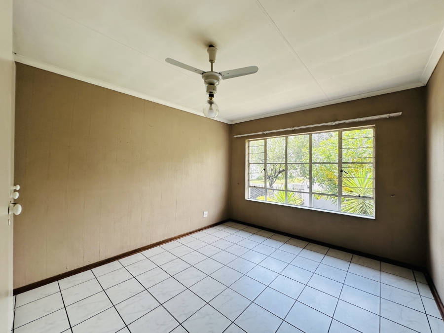 2 Bedroom Property for Sale in Verwoerdpark Gauteng