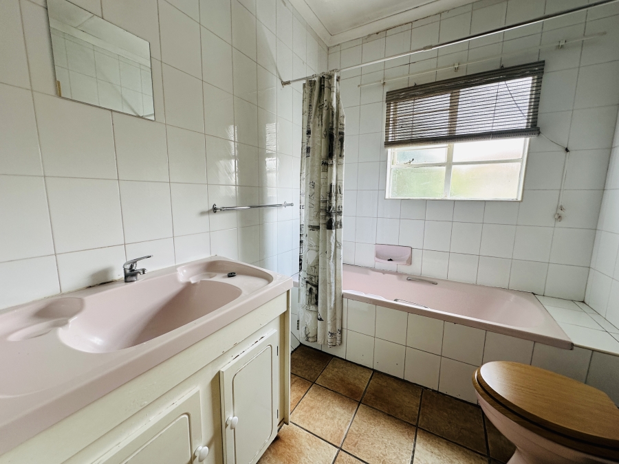 2 Bedroom Property for Sale in Verwoerdpark Gauteng