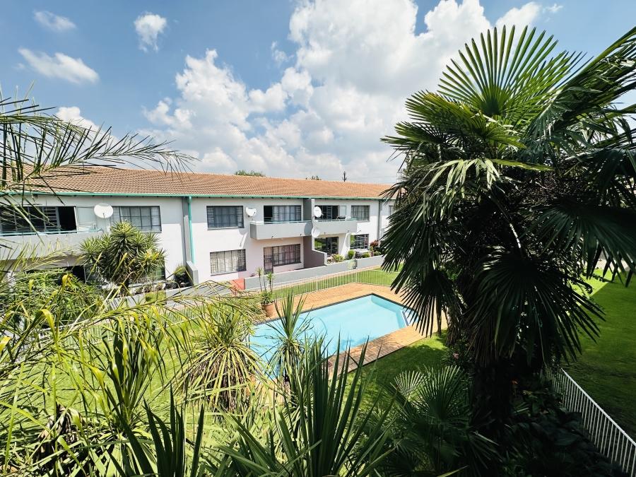 2 Bedroom Property for Sale in Verwoerdpark Gauteng