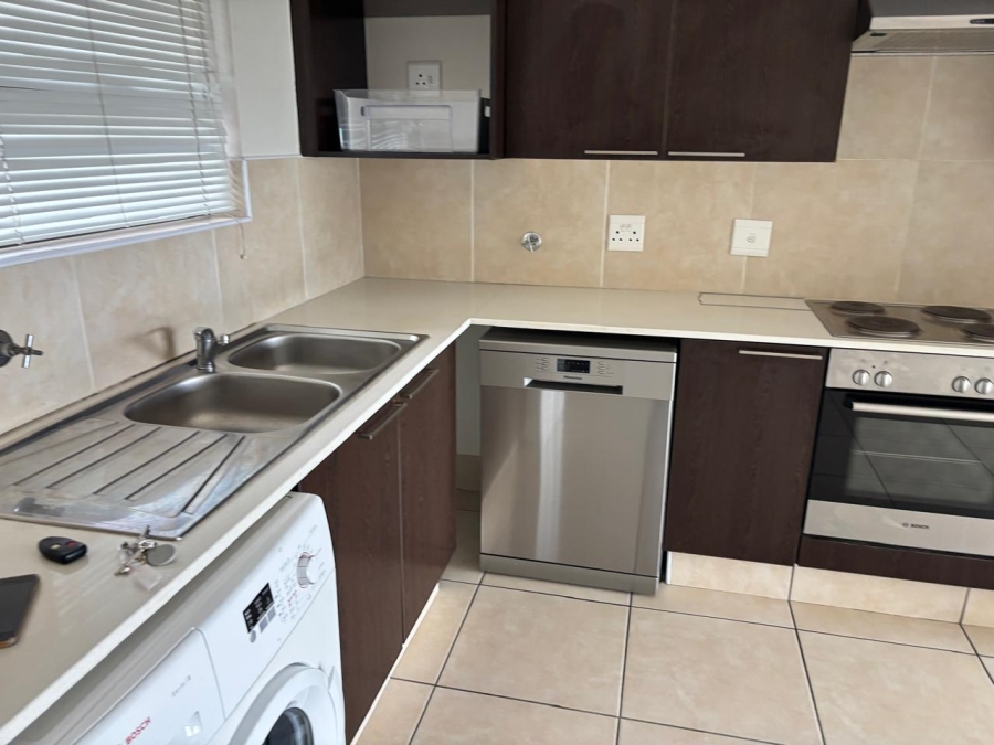 To Let 2 Bedroom Property for Rent in Barbeque Downs Gauteng