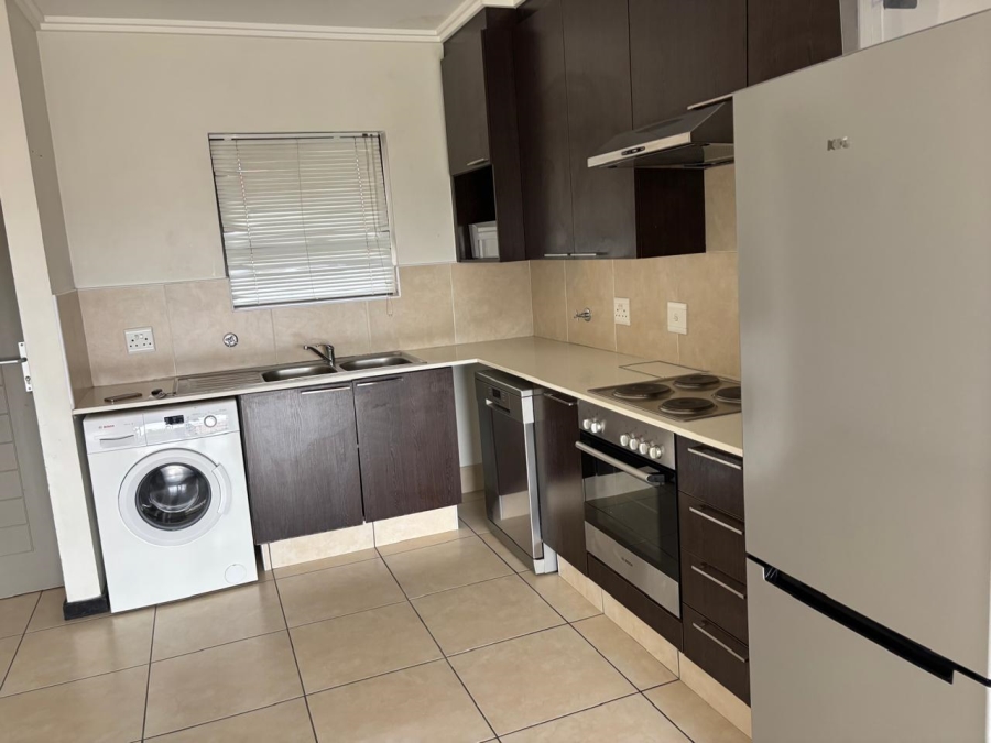 To Let 2 Bedroom Property for Rent in Barbeque Downs Gauteng
