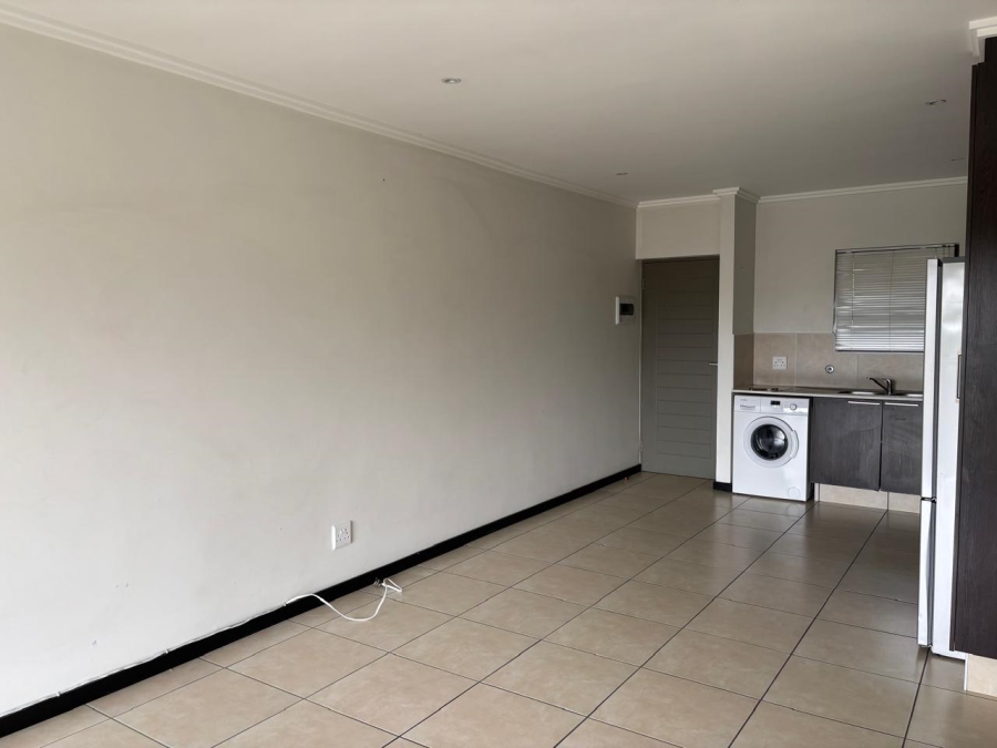 To Let 2 Bedroom Property for Rent in Barbeque Downs Gauteng