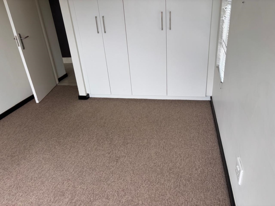 To Let 2 Bedroom Property for Rent in Barbeque Downs Gauteng