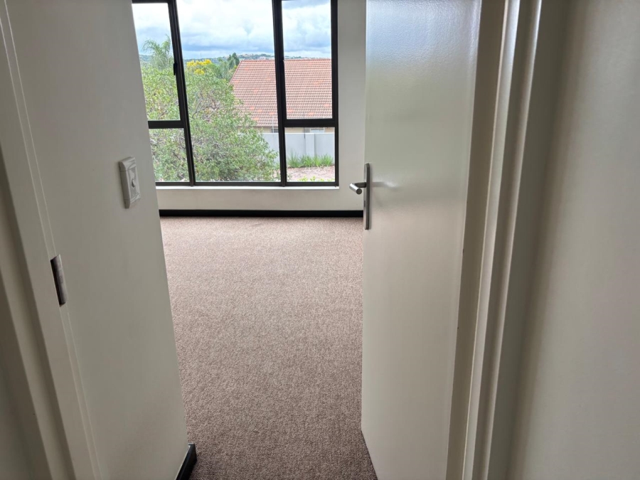 To Let 2 Bedroom Property for Rent in Barbeque Downs Gauteng