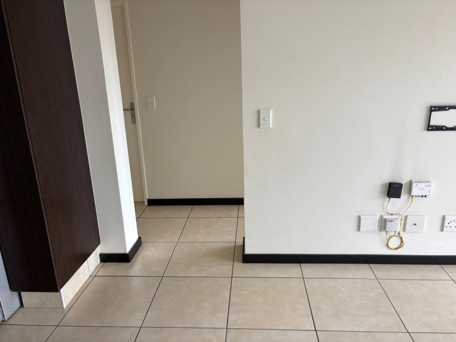 To Let 2 Bedroom Property for Rent in Barbeque Downs Gauteng