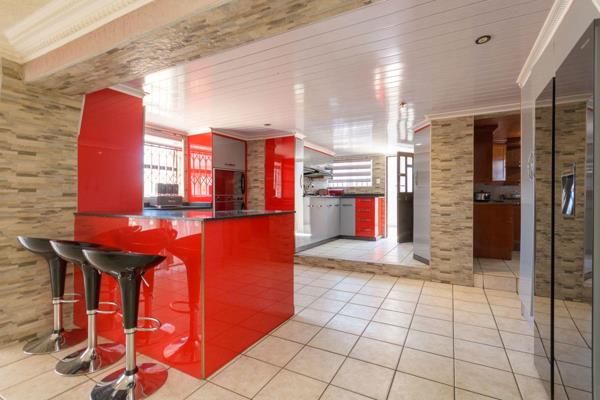 6 Bedroom Property for Sale in Liefde en Vrede Gauteng