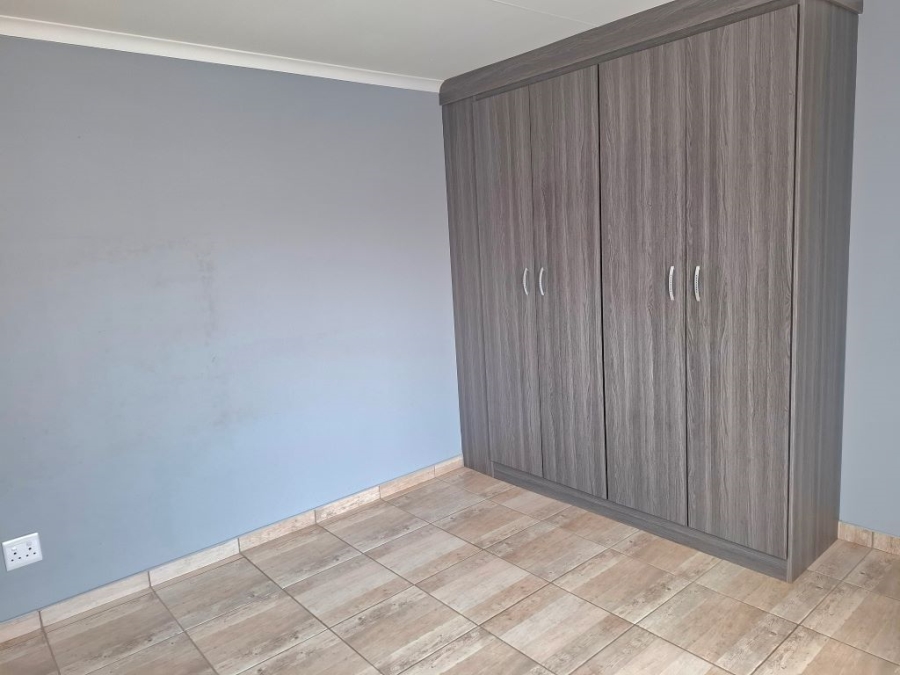 2 Bedroom Property for Sale in Greenhills Gauteng