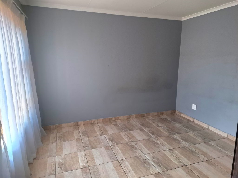 2 Bedroom Property for Sale in Greenhills Gauteng