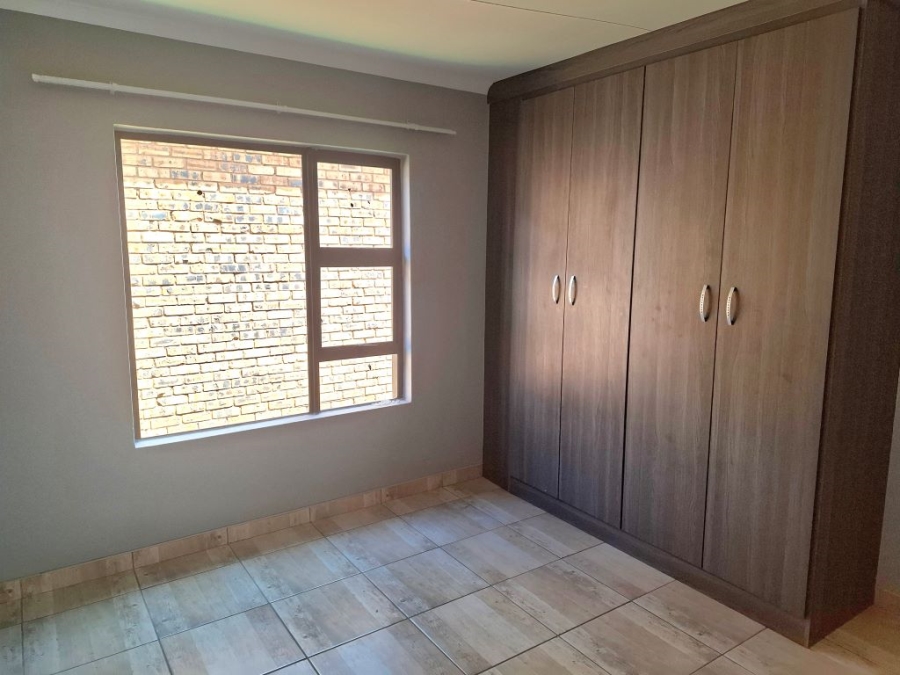 2 Bedroom Property for Sale in Greenhills Gauteng