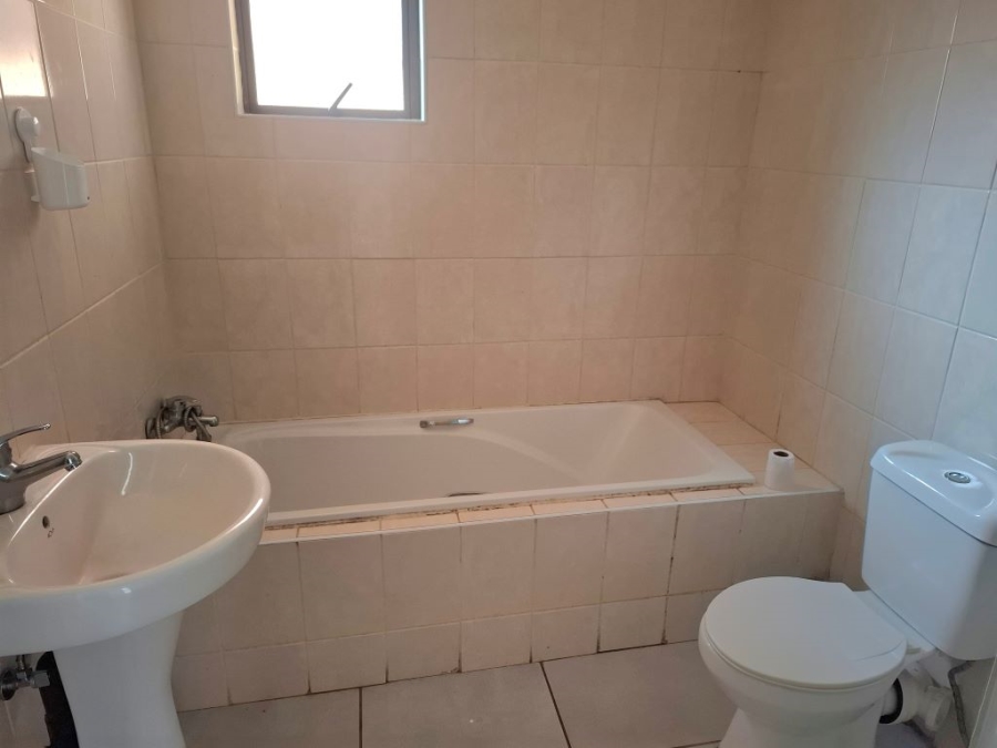 2 Bedroom Property for Sale in Greenhills Gauteng