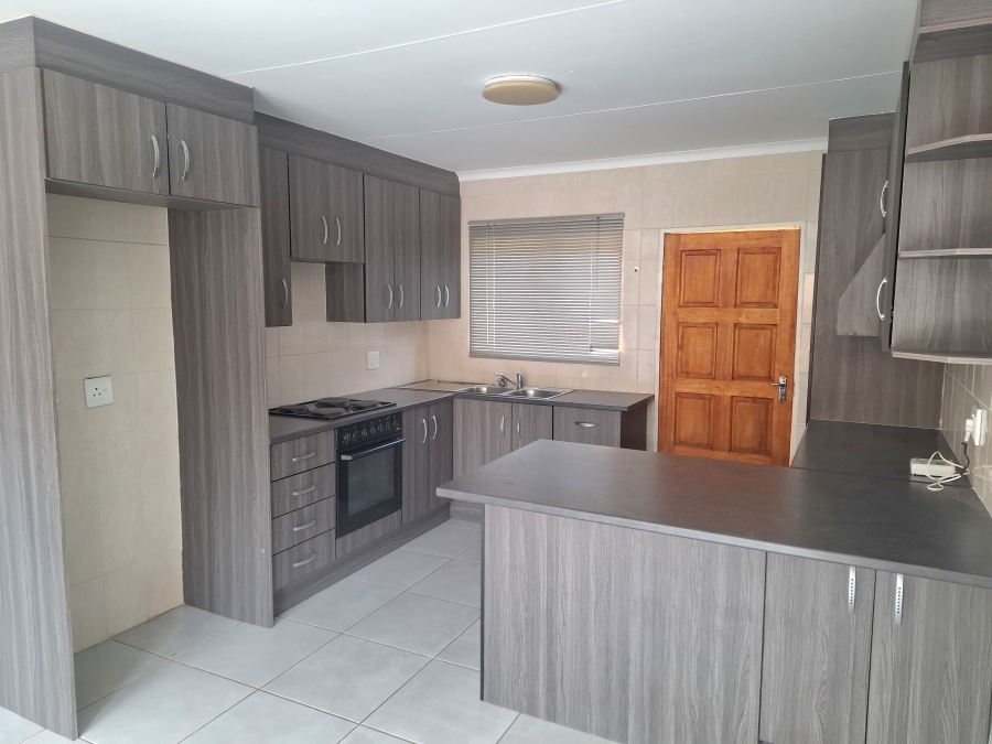 2 Bedroom Property for Sale in Greenhills Gauteng