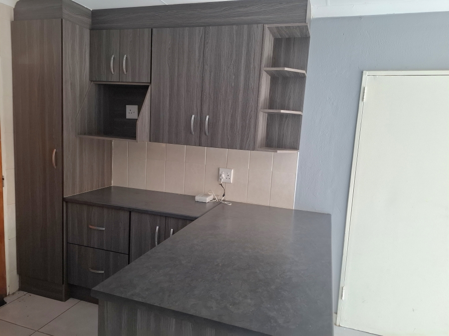 2 Bedroom Property for Sale in Greenhills Gauteng
