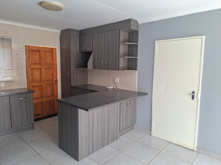 2 Bedroom Property for Sale in Greenhills Gauteng