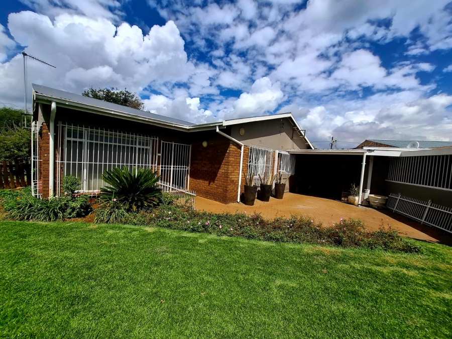 3 Bedroom Property for Sale in Dal Fouche Gauteng