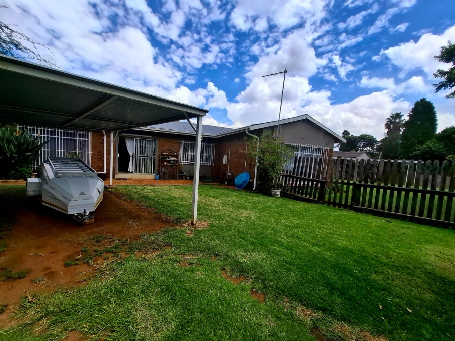 3 Bedroom Property for Sale in Dal Fouche Gauteng