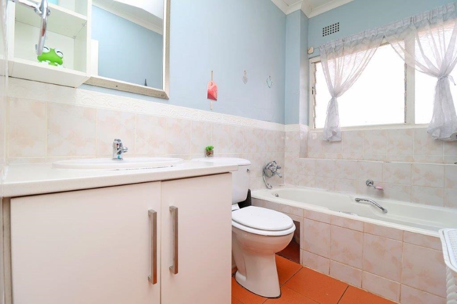 2 Bedroom Property for Sale in Sunnyrock Gauteng