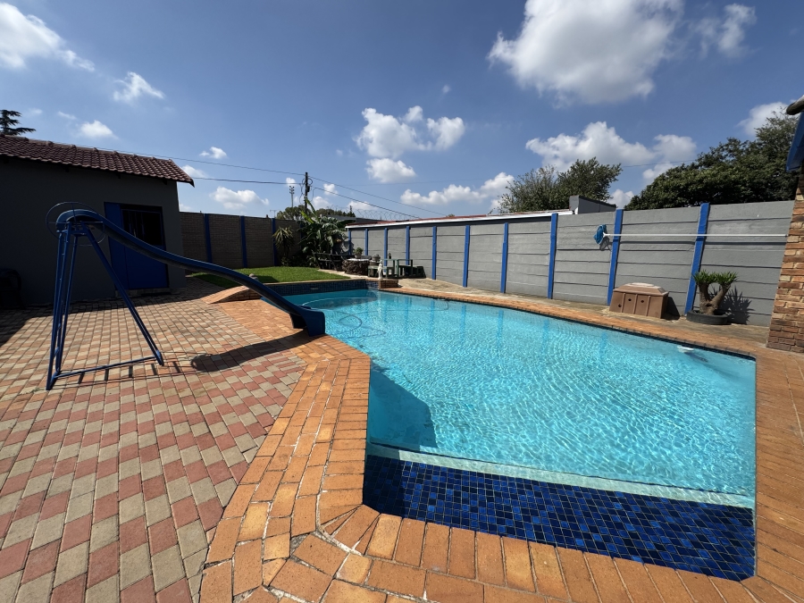 4 Bedroom Property for Sale in Dalview Gauteng