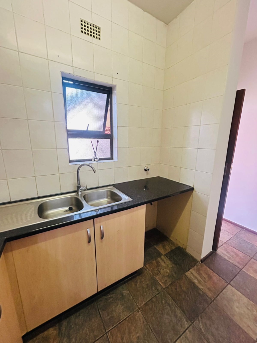 2 Bedroom Property for Sale in Lonehill Gauteng