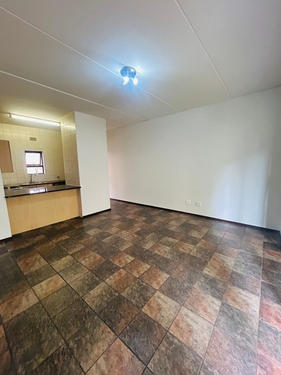 2 Bedroom Property for Sale in Lonehill Gauteng