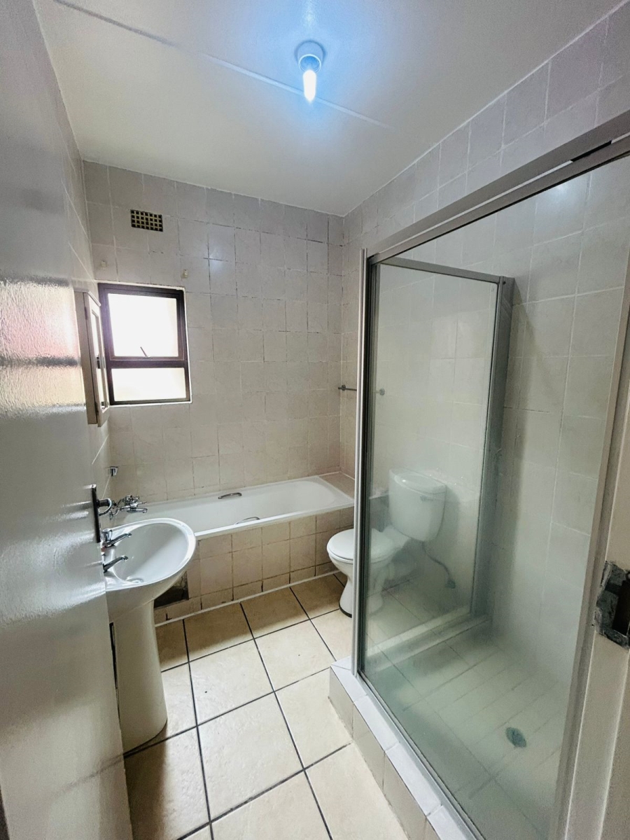 2 Bedroom Property for Sale in Lonehill Gauteng