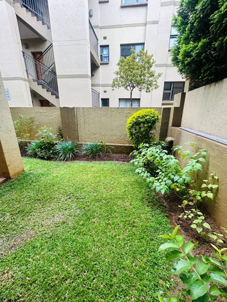 2 Bedroom Property for Sale in Lonehill Gauteng