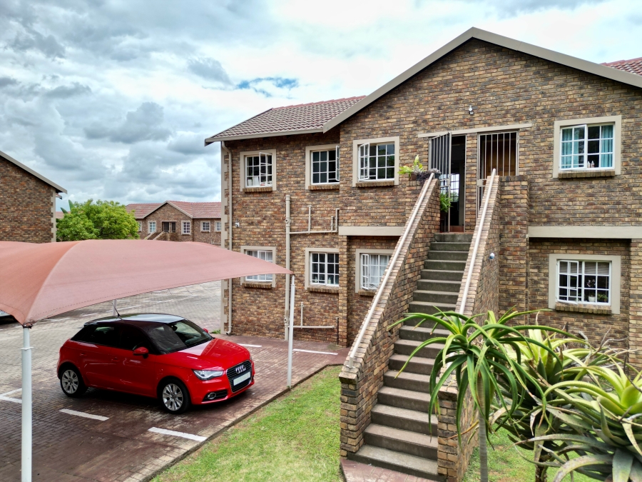 To Let 1 Bedroom Property for Rent in Die Hoewes Gauteng