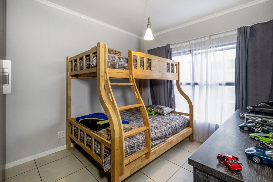 2 Bedroom Property for Sale in Greenstone Crest Gauteng