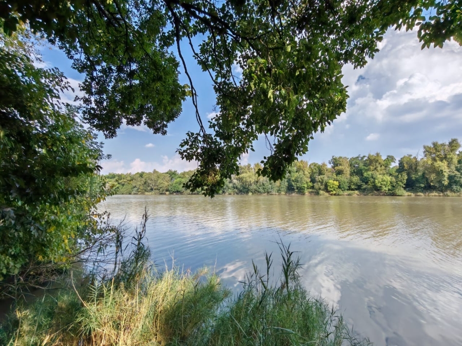 3 Bedroom Property for Sale in Three Rivers Proper Gauteng