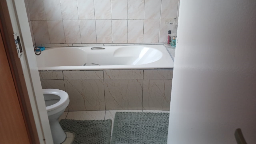 3 Bedroom Property for Sale in Olifantsfontein Gauteng