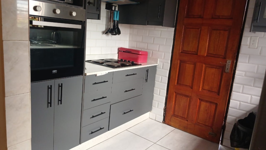 3 Bedroom Property for Sale in Olifantsfontein Gauteng